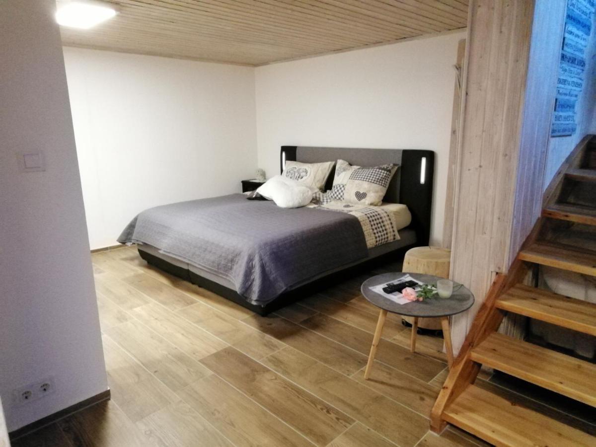 Ferienwohnung Blockhaus Juka Vinningen Buitenkant foto